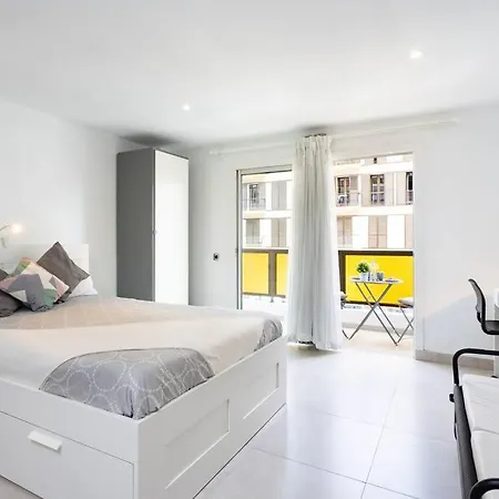 Bonito Estudio Con Balcon