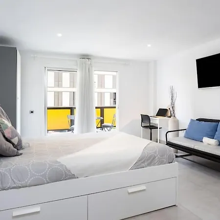 Bonito Estudio Con Balcon 아파트 *